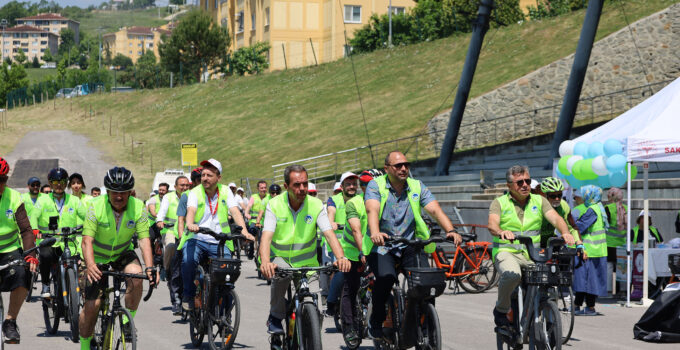 Dünya Bisiklet Günü’nde sağlıklı yaşam için pedal çevirdiler