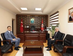 Vali Doğan İlçe Kaymakamlığını ziyaret etti