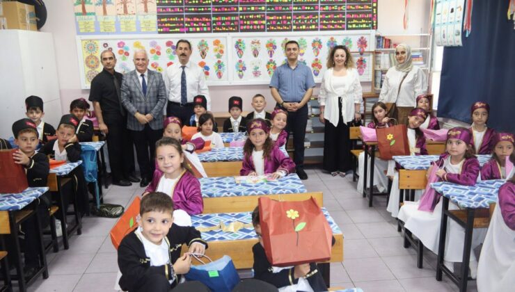 Arifiye’de Karne Töreni Kazım Karabekir İlkokulu ve Ortaokulu’nda Gerçekleştirildi.