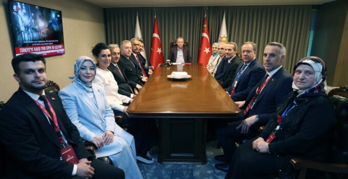 Ak Parti Sakarya Heyeti Cumhurbaşkanı Erdoğan ile buluştu
