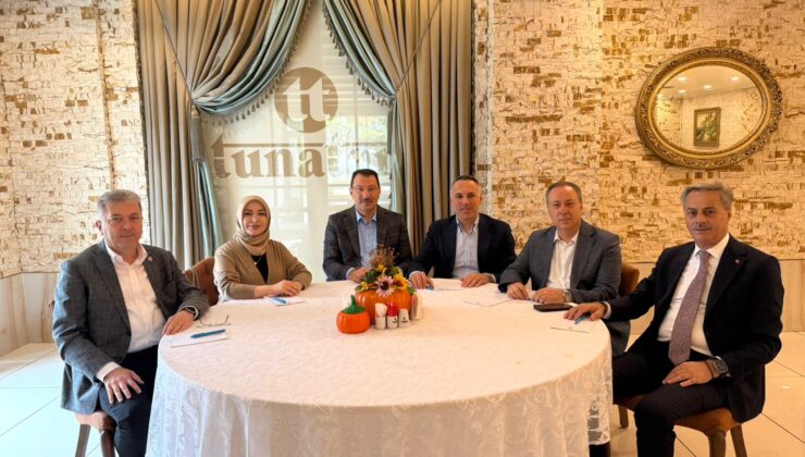 AK Parti’den Sapanca Kampı Öncesi Koordinasyon Toplantısı