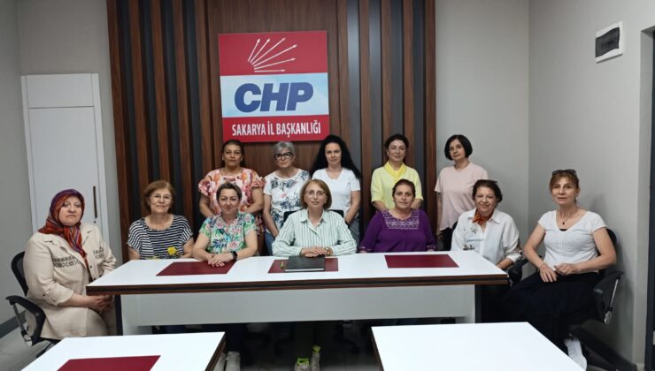 CHP Kadın Kolları’ndan Özgür Özel’e destek!