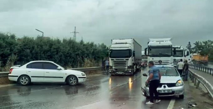 Arifiye’de zincirleme kaza!