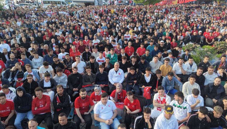 24 yıl sonra meydanlarda yürekler Milli Takım için çarptı