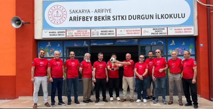 Arifbey Bekir Sıtkı’dan Milli Takıma Anlamlı mesaj “Kalbimiz Ay Yıldızla”…