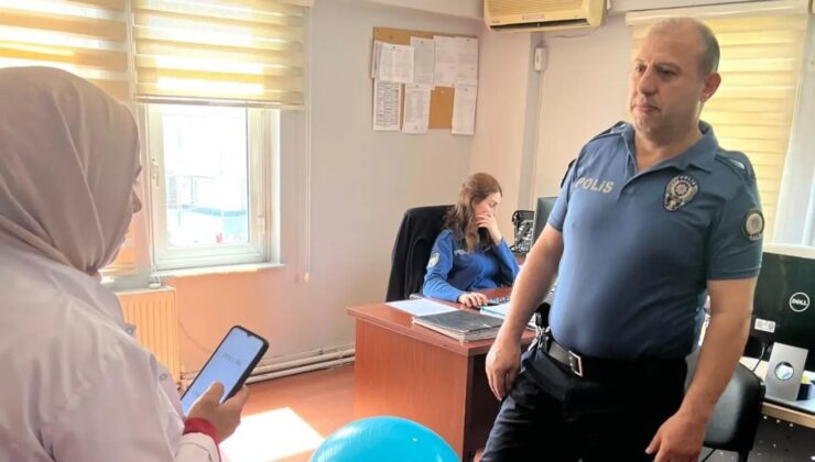 Polis memurlarına tek ayak üzerinde denge testi!