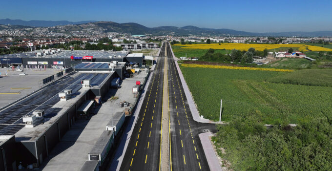 Şehir merkezi-Yenikent bağlantısında çizgiler çizilerek yol ulaşıma açıldı