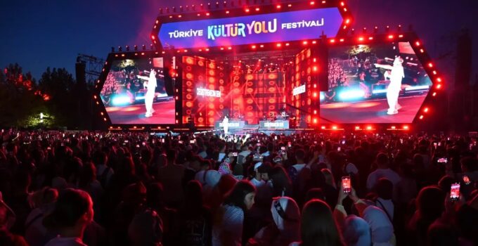 Kültür Yolu Festivali Sakarya’da coşkuyla tamamlandı