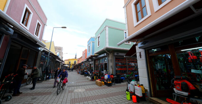 Uzunçarşı’nın tamamı artık yepyeni bir yüze kavuşuyor
