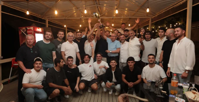 Şampiyon Kirazcaspor Kupasını Düzenlenen Gecede Aldı