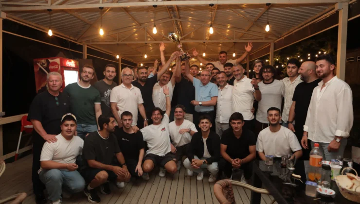 Şampiyon Kirazcaspor Kupasını Düzenlenen Gecede Aldı