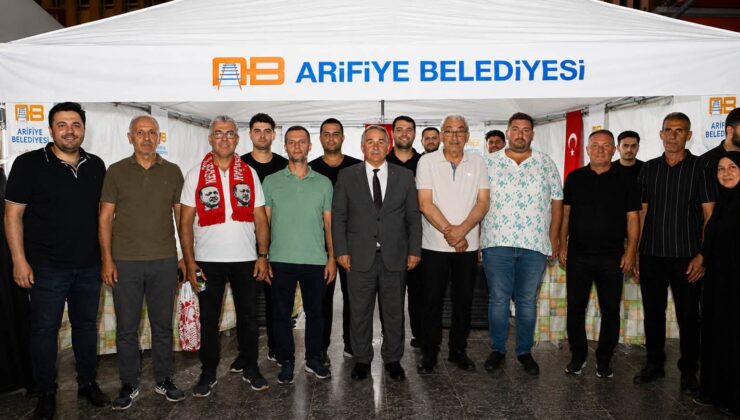 Başkan Karakullukçu ve Arifiye’liler Demokrasi Meydanı’nda yerini aldı