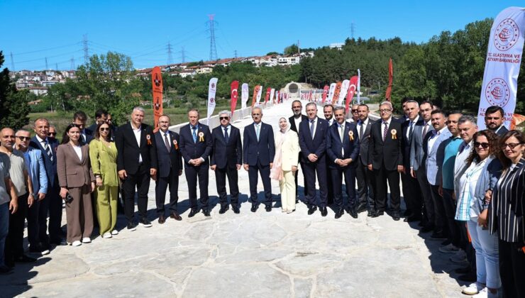 Bakan Uraloğlu 1500 yıllık Sangarios Köprüsü’nün açılışını gerçekleştirdi.