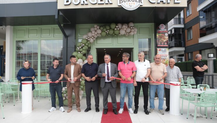 Fatih Mahallesi Tatar Sokak’ta, yeni bir işletme daha hizmete açıldı.