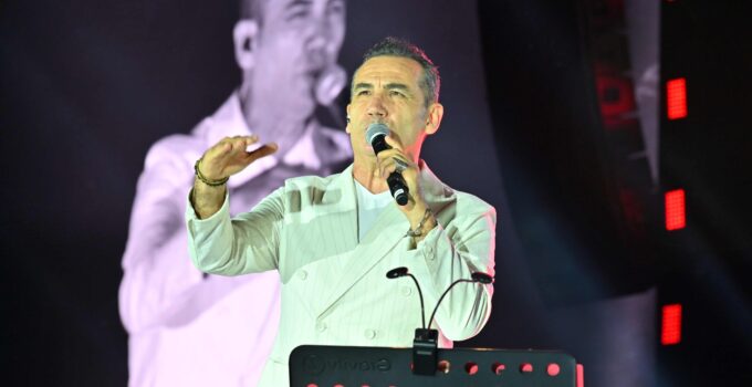 FERHAT GÖÇER SAKARYA’DA FESTİVAL COŞKUSUNU YÜKSELTTİ