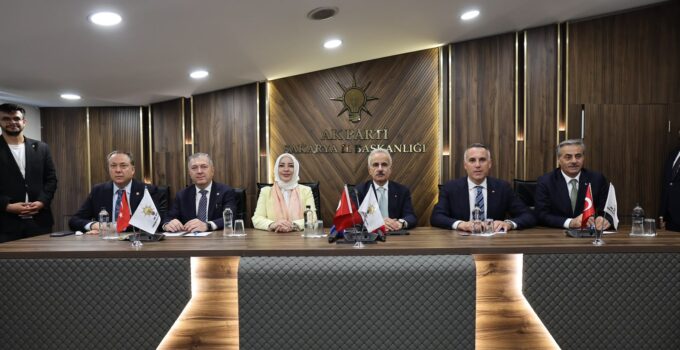 Bakan Uraloğlu AK Parti Sakarya İl Başkanlığı’nı Ziyaret Etti