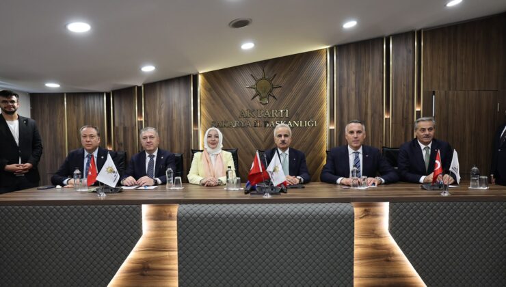 Bakan Uraloğlu AK Parti Sakarya İl Başkanlığı’nı Ziyaret Etti