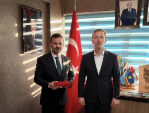 Şeref Demir, Arifiye Ülkü Ocakları Başkanı oldu