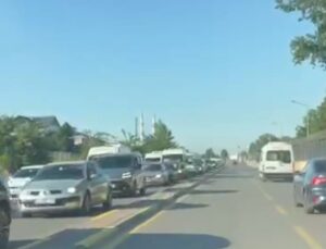 Atatürk Caddesi’nde devam eden çalışmalar ve trafik!