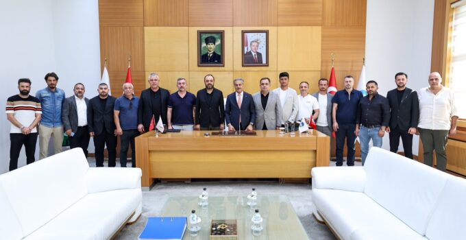 Yusuf Alemdar, Sakaryaspor yönetimini ağırladı