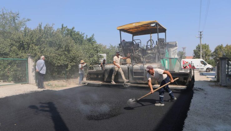 Arifiye’de Asfalt Mesaisi Devam Ediyor