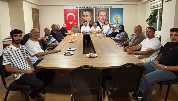 Ak Parti Arifiye’de İlçe Yönetim Kurulu ve Danışma Meclisi Toplantısı gerçekleşti