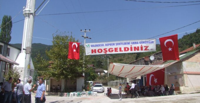 Arifiye Mezunu Başkandan Yukarı Bağlarbaşı’nda Deprem Şehitlerini Anma Etkinliği