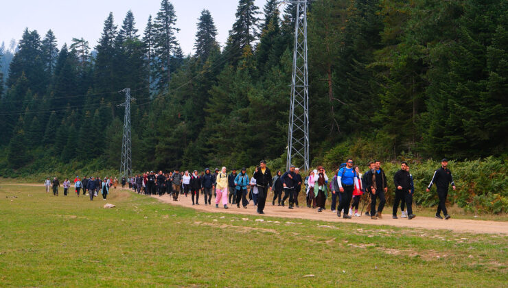 Doğaseverler bu kez Hendek’in yaylalarını adımladı