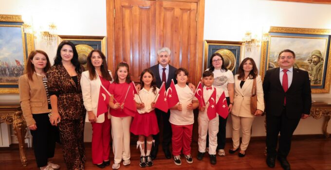 Yeni Eğitim Öğretim Yılının İlk Gününde Vali Doğan’a Anlamlı Ziyaret