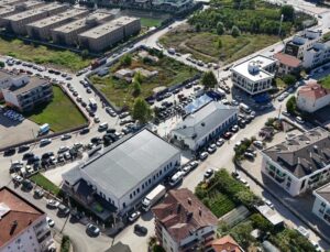 Arifiye Yüzme Havuzu ve Gençlik Merkezi’nin tanıtım töreni gerçekleşti