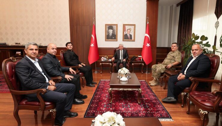 Arifiye Heyetinden Vali Rahmi Doğan’a ziyaret
