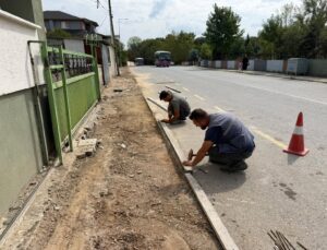 Fen İşlerinden çift taraflı kaldırım çalışması