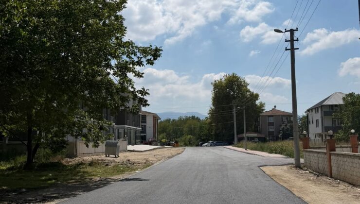 Egemenlik Caddesi’nde sıcak asfalt çalışması