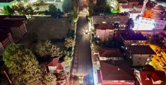 Büyükşehir Ekiplerinden Arifiye’de gece mesaisi!