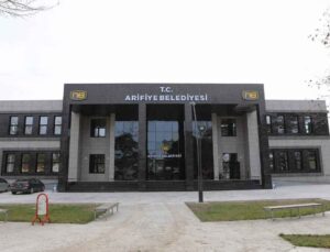 Arifiye Belediyesi 7 işyerini 10 yıllığına kiraya veriyor