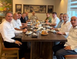 Trabzonlular Derneği’nden Ramazan Latifoğlu’na veda yemeği