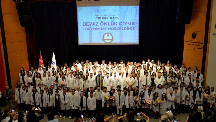 SAÜ Tıp Fakültesi Öğrencileri Beyaz Önlüklerini Giydi