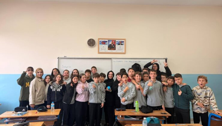 Ortaokul öğrencilerine akran zorbalığıyla mücadele eğitimi