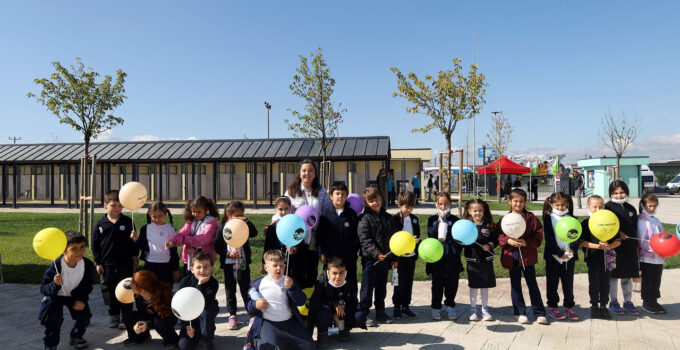 Çocuklar Sokak Hayvanları Doğal Yaşam Kampüsü’nde patili dostlarla buluştu