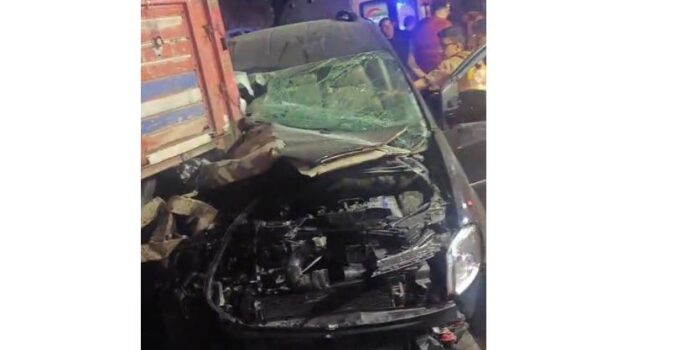 Atatürk Caddesi’nde kaza:Mahalle sakinlerinden aydınlatma tepkisi!