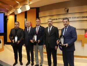 Yılın Son Meclisinde Plaketle Onurlandırıldılar