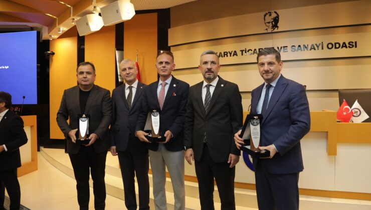 Yılın Son Meclisinde Plaketle Onurlandırıldılar