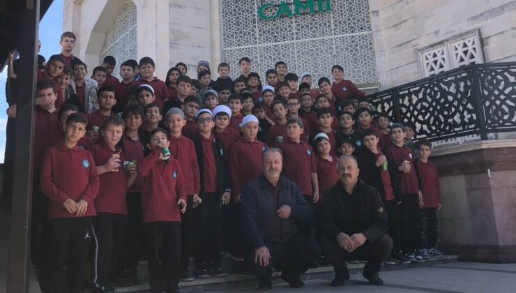 Arifiye Osman Öztürk İHO Öğrencilerinden Osmanlı Camii’nde Manevi Buluşma