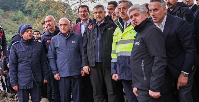 Bakan Çiftçi “Devletimizin tüm imkanlarıyla Sakarya’da afetin izlerini sileceğiz”