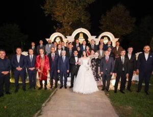 <br>Arifiye’de Mutluluğa Atılan İmza: Karakullukçu ve Duran Ailelerinin Mutlu Günü