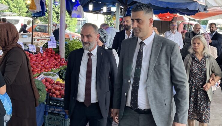 Anahtar Parti’den Arifiye Pazarında esnaf çıkartması