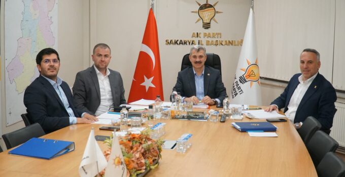 AK Parti Sakarya’da İstişare ve Değerlendirme Toplantısı Gerçekleştirildi