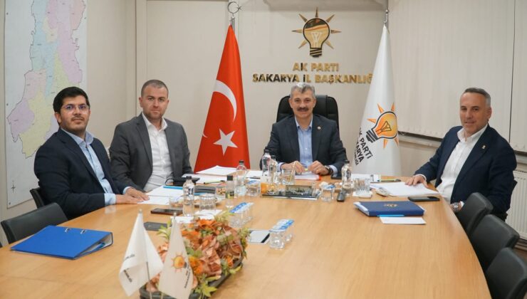 AK Parti Sakarya’da İstişare ve Değerlendirme Toplantısı Gerçekleştirildi