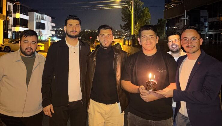 AK Gençlik Arifiye’de Sahada: “Arifiyeli Gençlerimiz Baş Tacımız”