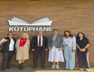 SAÜ’DEN ARİFİYE İLÇE HALK KÜTÜPHANESİ’NE ZİYARET: GÜÇLÜ İŞ BİRLİĞİ VURGUSU!